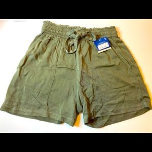 X-small lounge shorts NWT army green